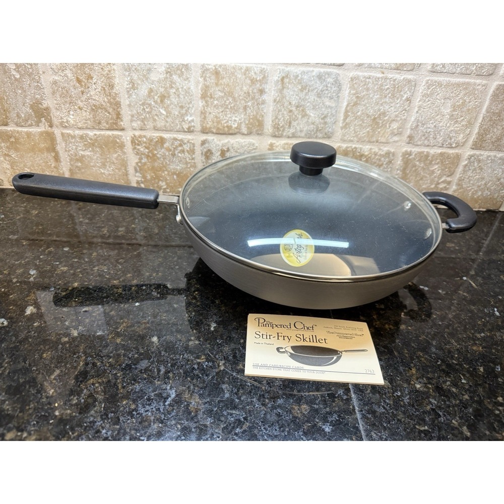 NEW Pampered Chef 12" Nonstick Stir Fry Skillet Professional Cookware 2763